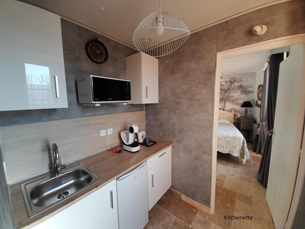 B&B Manoir De La Fabregues เอสตัง ภายนอก รูปภาพ