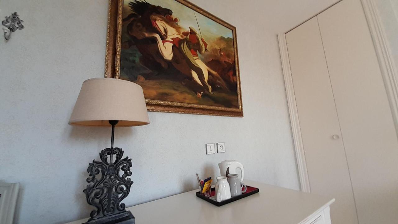 B&B Manoir De La Fabregues เอสตัง ภายนอก รูปภาพ
