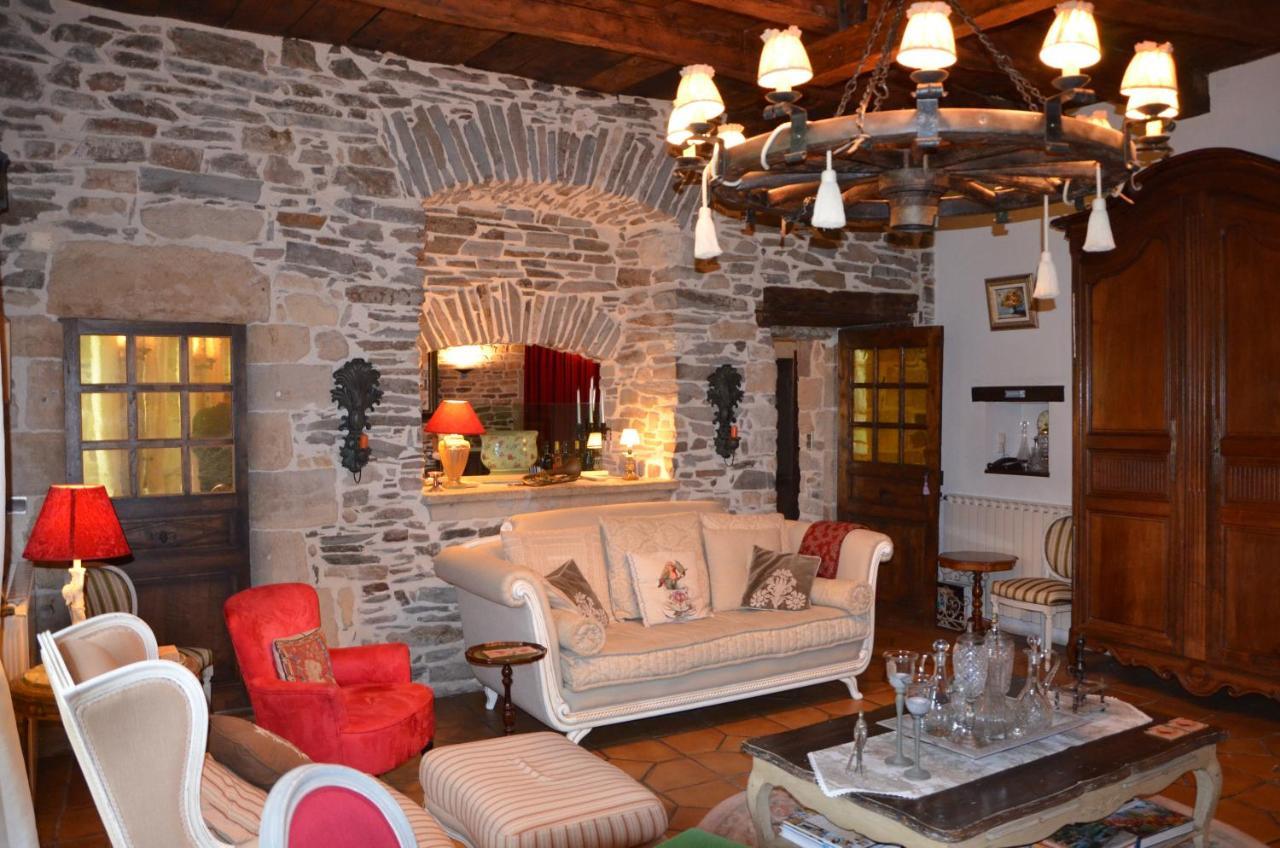 B&B Manoir De La Fabregues เอสตัง ภายนอก รูปภาพ