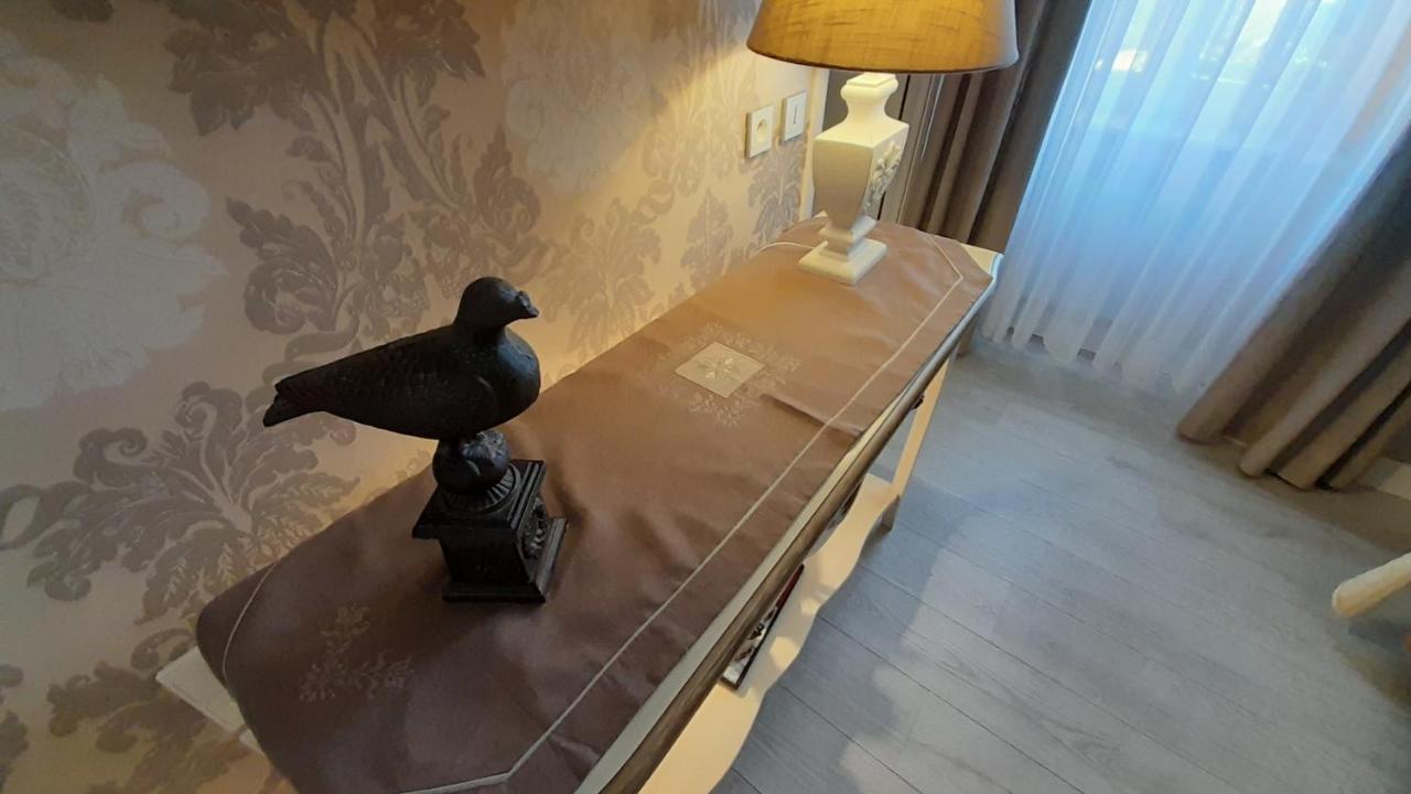 B&B Manoir De La Fabregues เอสตัง ภายนอก รูปภาพ