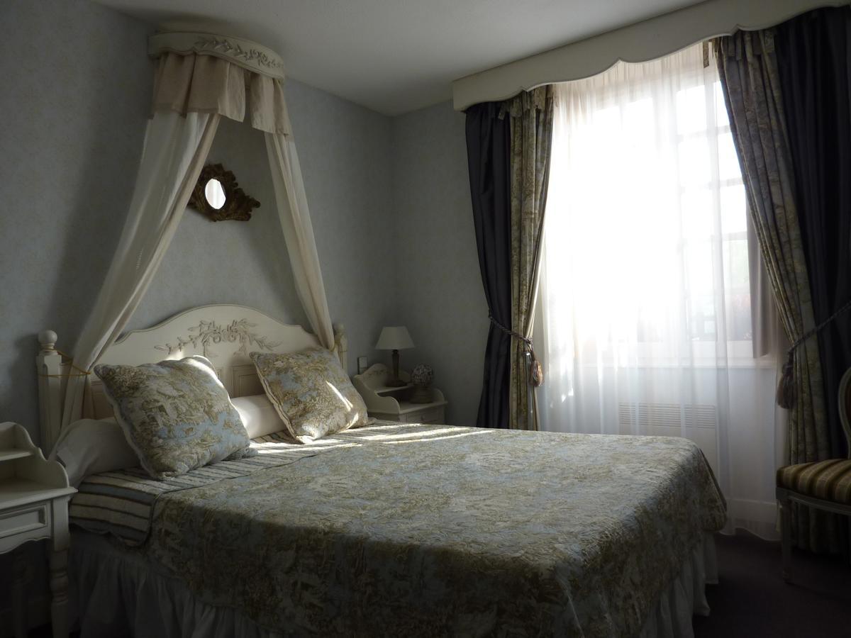 B&B Manoir De La Fabregues เอสตัง ภายนอก รูปภาพ